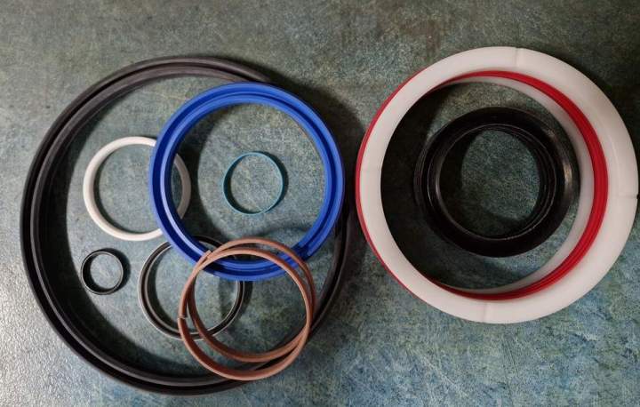 Fabrication et remplacement des joints d'étanchéité.